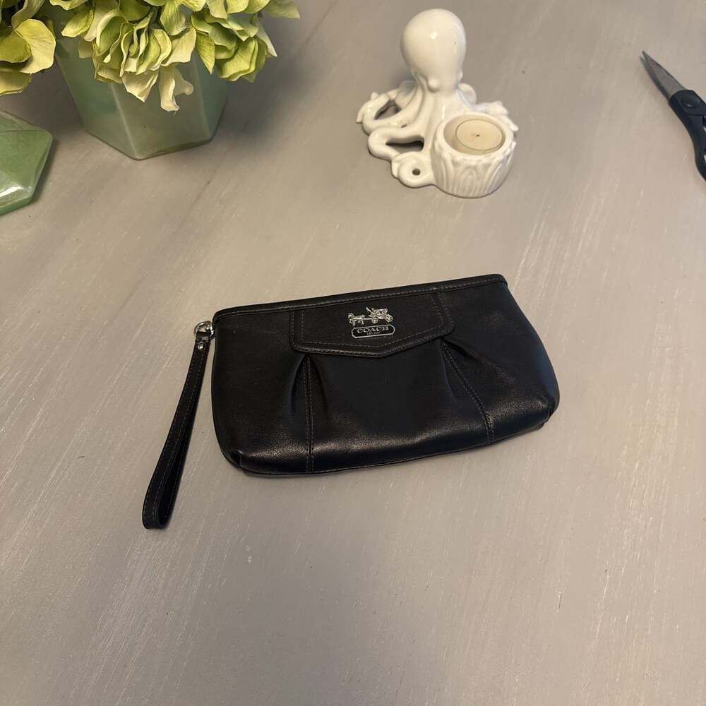 Coach Madison Leather Large Wristlet Pouch Black F1069-44384